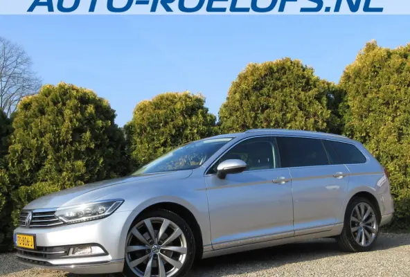 1.6 TDI Connected + * Panorama *