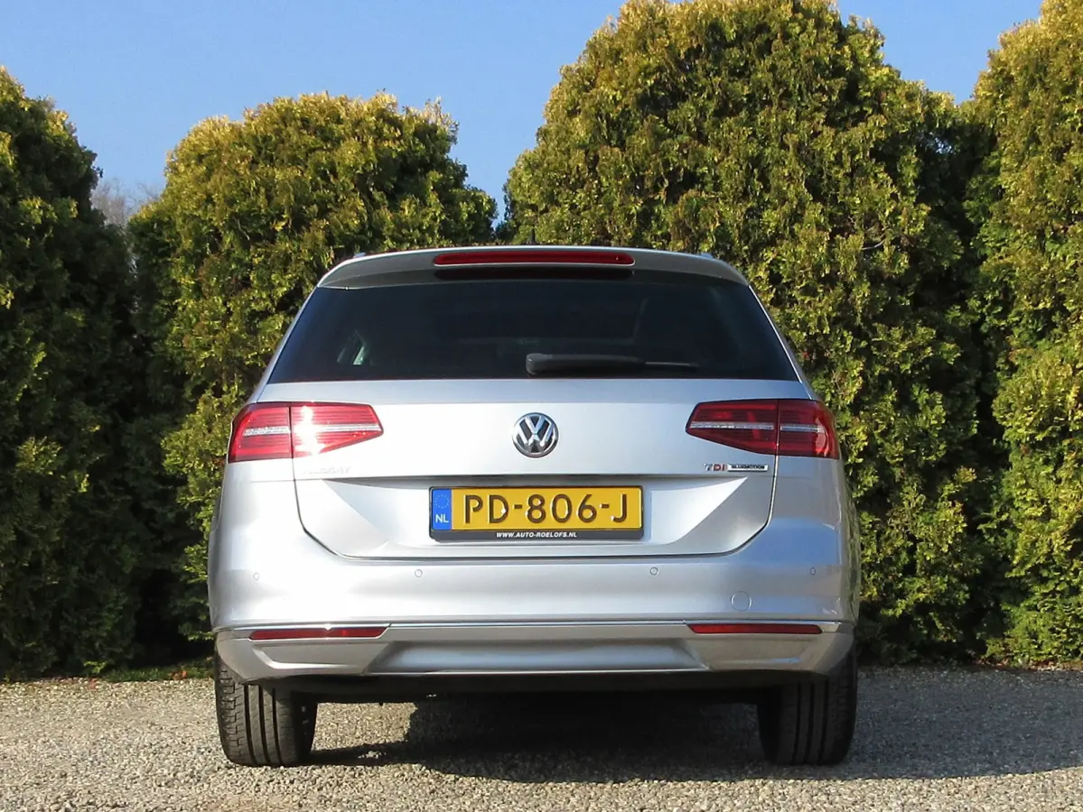 1.6 TDI Connected + * Panorama *