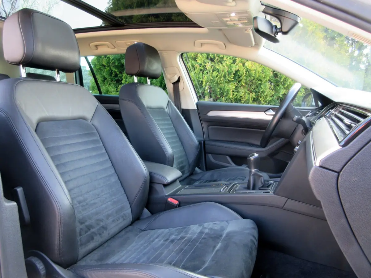 1.6 TDI Connected + * Panorama *