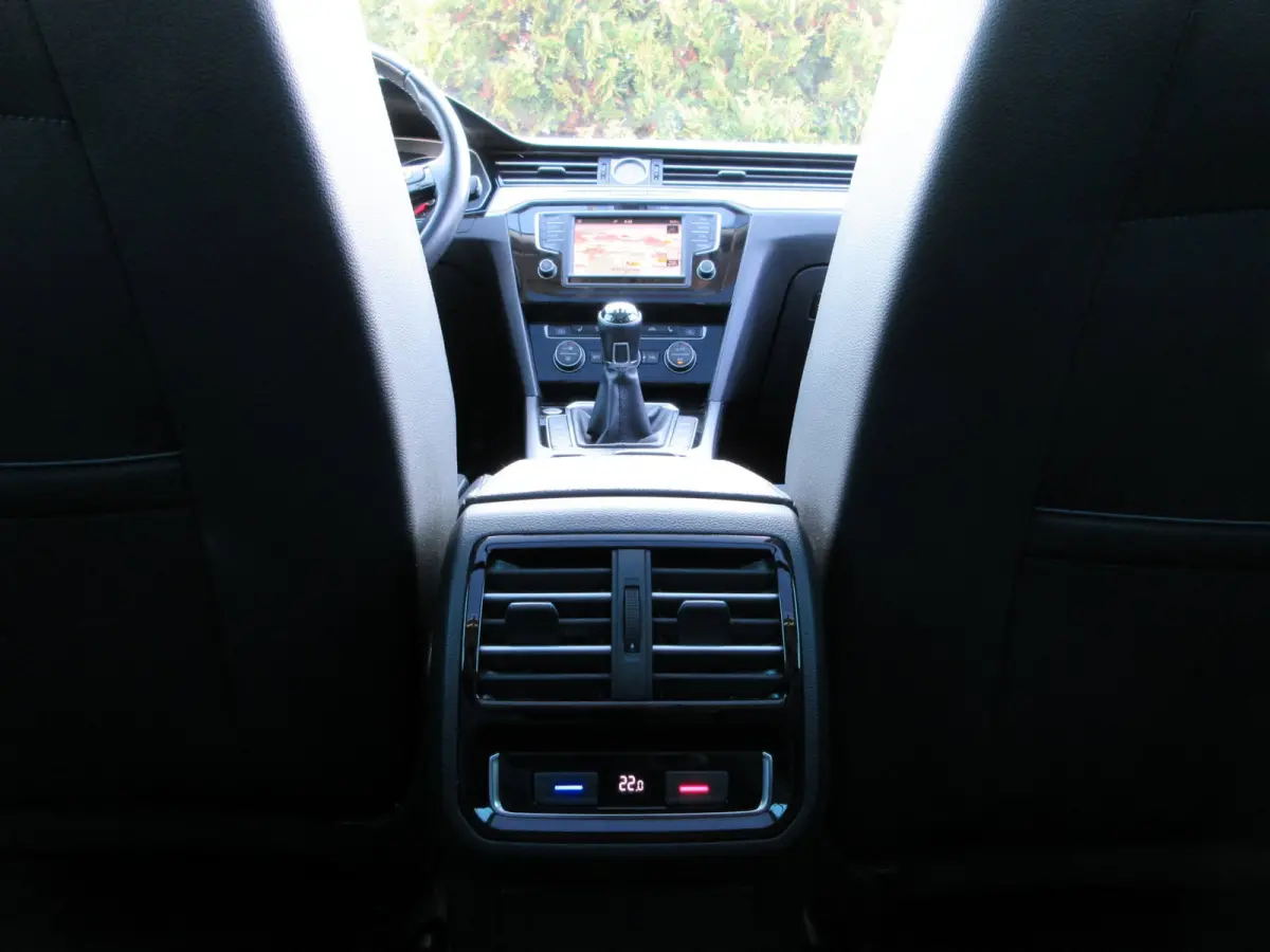 1.6 TDI Connected + * Panorama *