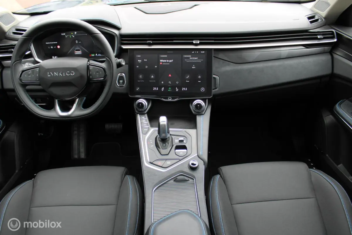 1.5 Plug-in Hybrid, Panoramadak, Stoelverwarming, Clima, Cruise, Pdc + Camera, Navi, App connect, Donker glas,