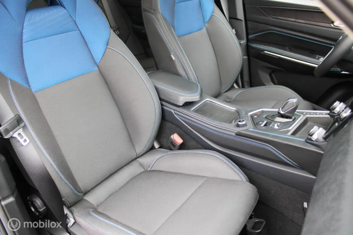 1.5 Plug-in Hybrid, Panoramadak, Stoelverwarming, Clima, Cruise, Pdc + Camera, Navi, App connect, Donker glas,