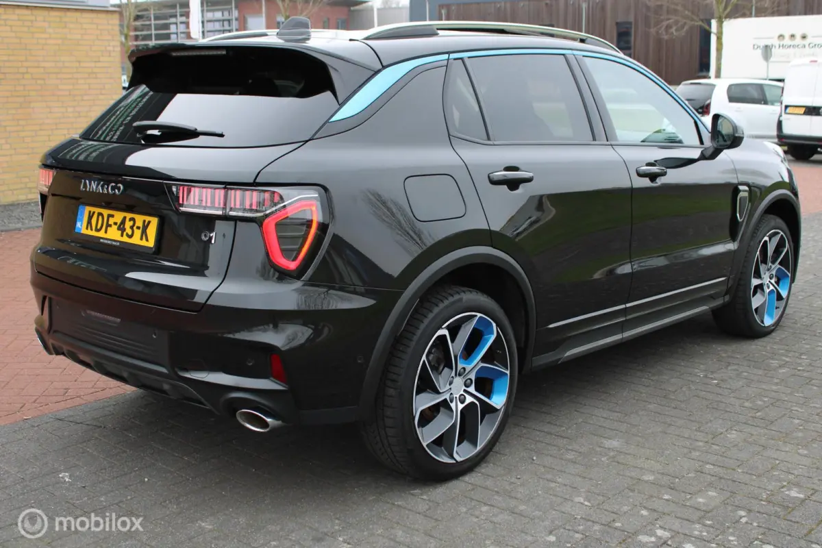 1.5 Plug-in Hybrid, Panoramadak, Stoelverwarming, Clima, Cruise, Pdc + Camera, Navi, App connect, Donker glas,