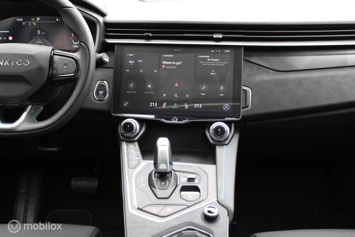 1.5 Plug-in Hybrid, Panoramadak, Stoelverwarming, Clima, Cruise, Pdc + Camera, Navi, App connect, Donker glas,