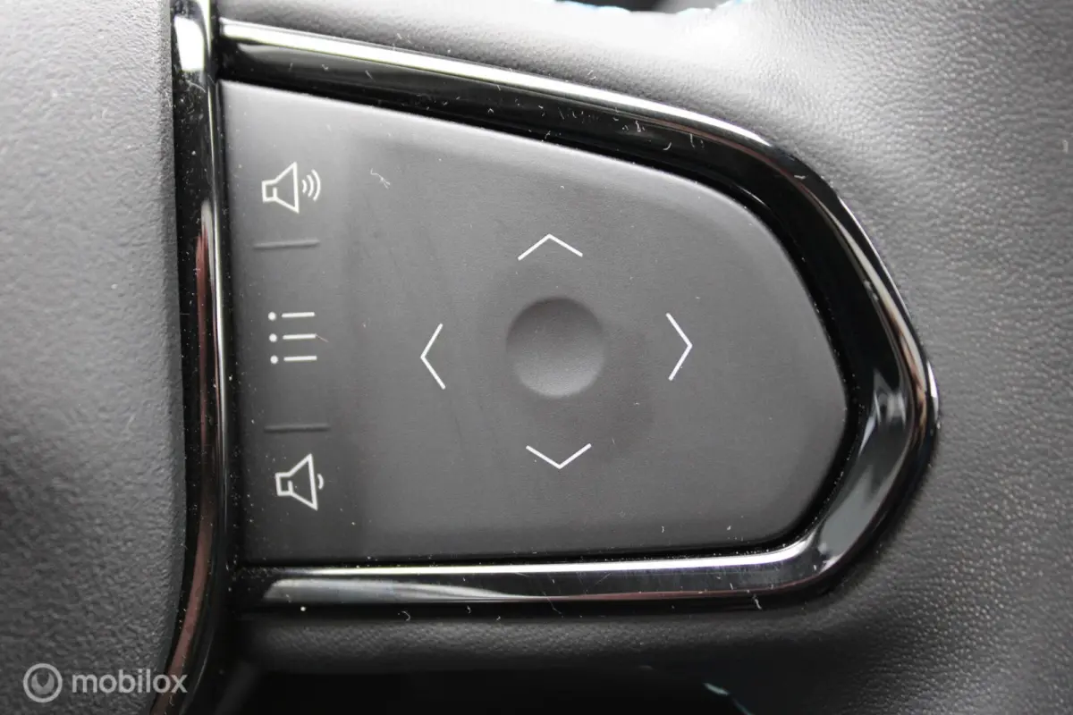 1.5 Plug-in Hybrid, Panoramadak, Stoelverwarming, Clima, Cruise, Pdc + Camera, Navi, App connect, Donker glas,