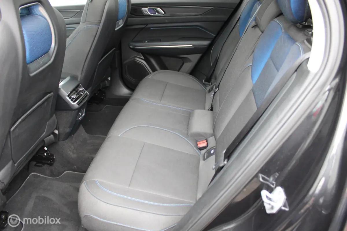 1.5 Plug-in Hybrid, Panoramadak, Stoelverwarming, Clima, Cruise, Pdc + Camera, Navi, App connect, Donker glas,