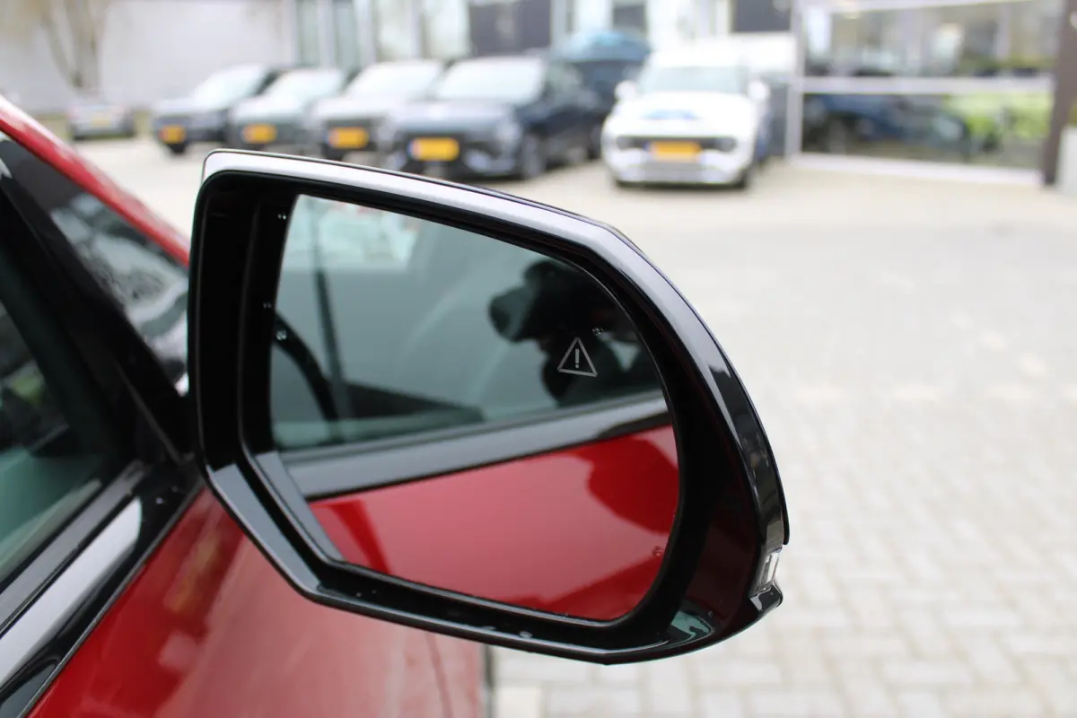 Long Range N Line | Elektrisch verstelbare stoel(en) met geheugen | Rondomzicht camera | Achterbank elektrisch verstelbaar | Achterbank in delen neerklapbaar | Achterbank verwarmd