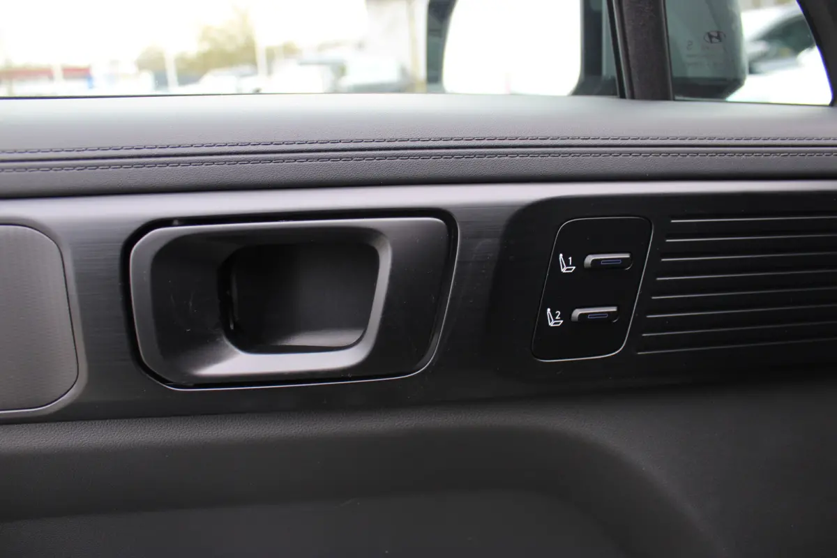 1.6 T-GDI PHEV Black Line 4WD 7p. | Achterbank in delen neerklapbaar | Achterbank verwarmd | Achterruitverwarming