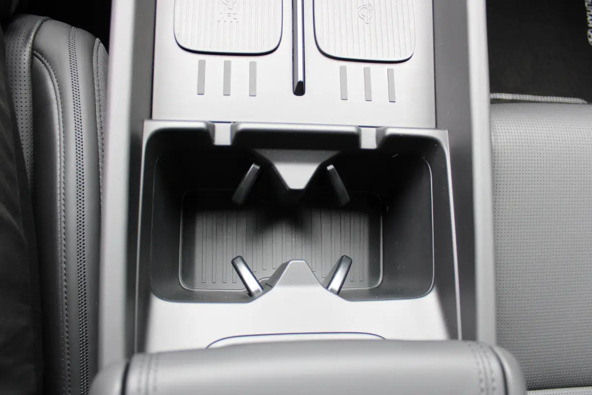 1.6 T-GDI PHEV Black Line 4WD 7p. | Achterbank in delen neerklapbaar | Achterbank verwarmd | Achterruitverwarming
