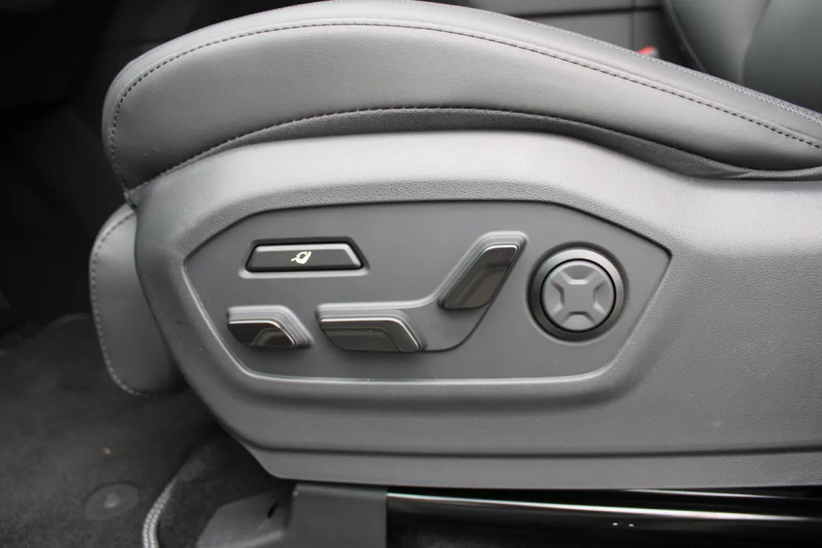 1.6 T-GDI PHEV Black Line 4WD 7p. | Achterbank in delen neerklapbaar | Achterbank verwarmd | Achterruitverwarming