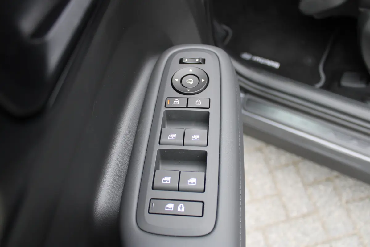 1.6 T-GDI PHEV Black Line 4WD 7p. | Achterbank in delen neerklapbaar | Achterbank verwarmd | Achterruitverwarming