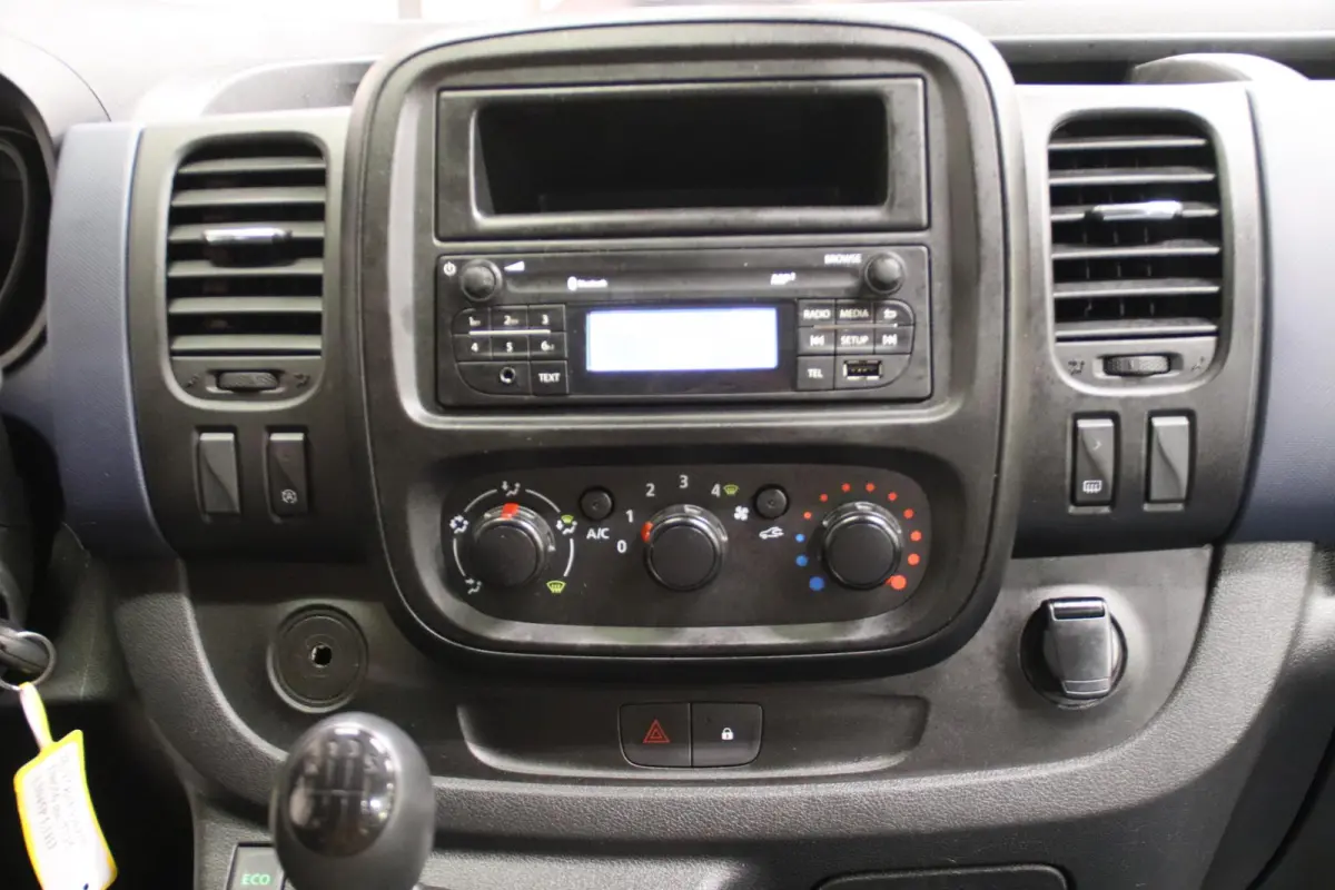 1.6 CDTI PERSONEN VERVOER 9 PERSOONS PERSONENBUS Opel Vivaro Combi 1.6 CDTI PERSONENVERVOER 9 PERSOONS PERSONENBUS
