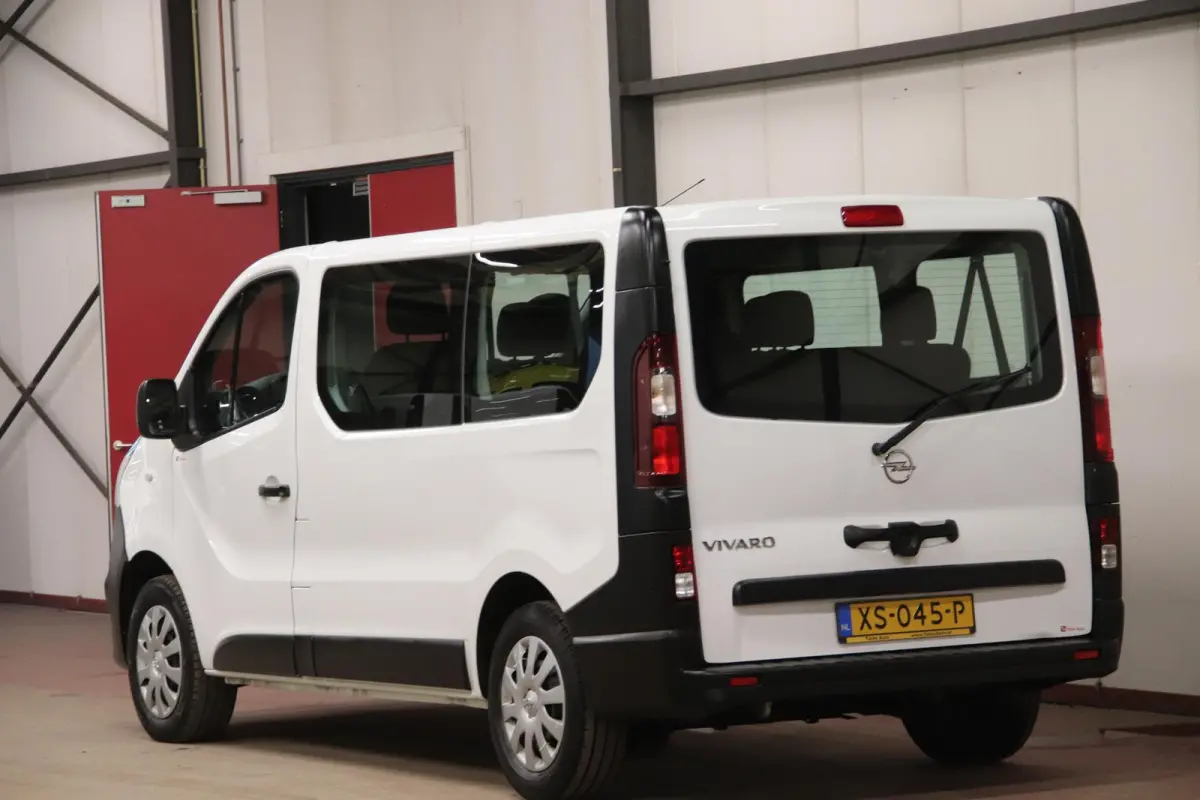 1.6 CDTI PERSONEN VERVOER 9 PERSOONS PERSONENBUS Opel Vivaro Combi 1.6 CDTI PERSONENVERVOER 9 PERSOONS PERSONENBUS