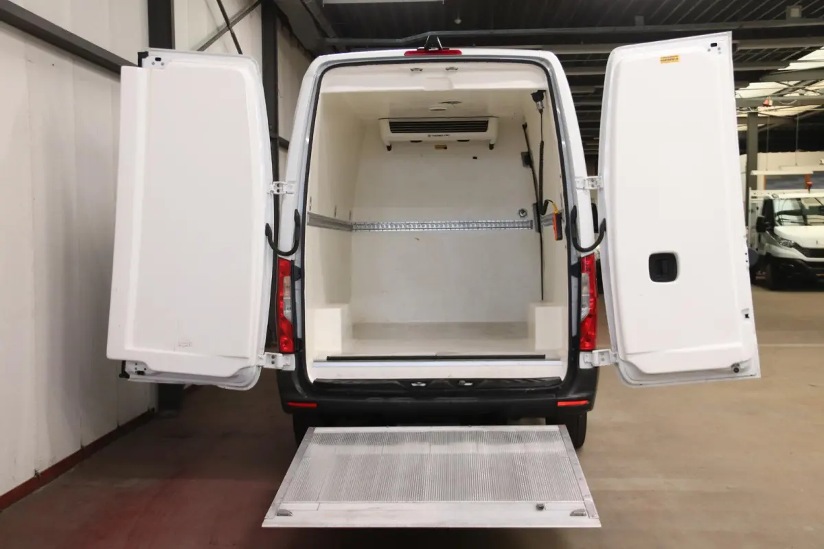316 L2H2 KOELWAGEN VRIESAUTO MET LAADKLEP