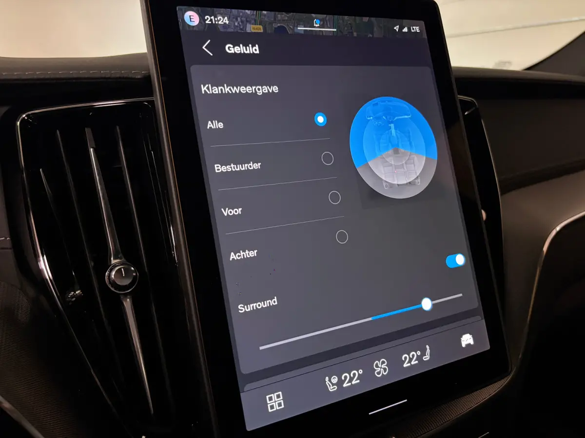 T6 AWD Recharge Ultra Black Edition | Luchtvering | 360° Camera | Head-Up Display | Harman Kardon | Schuifdak | Adaptieve Cruise Control | Stoelverwarming voor+achter | Stuurwielverwarming 