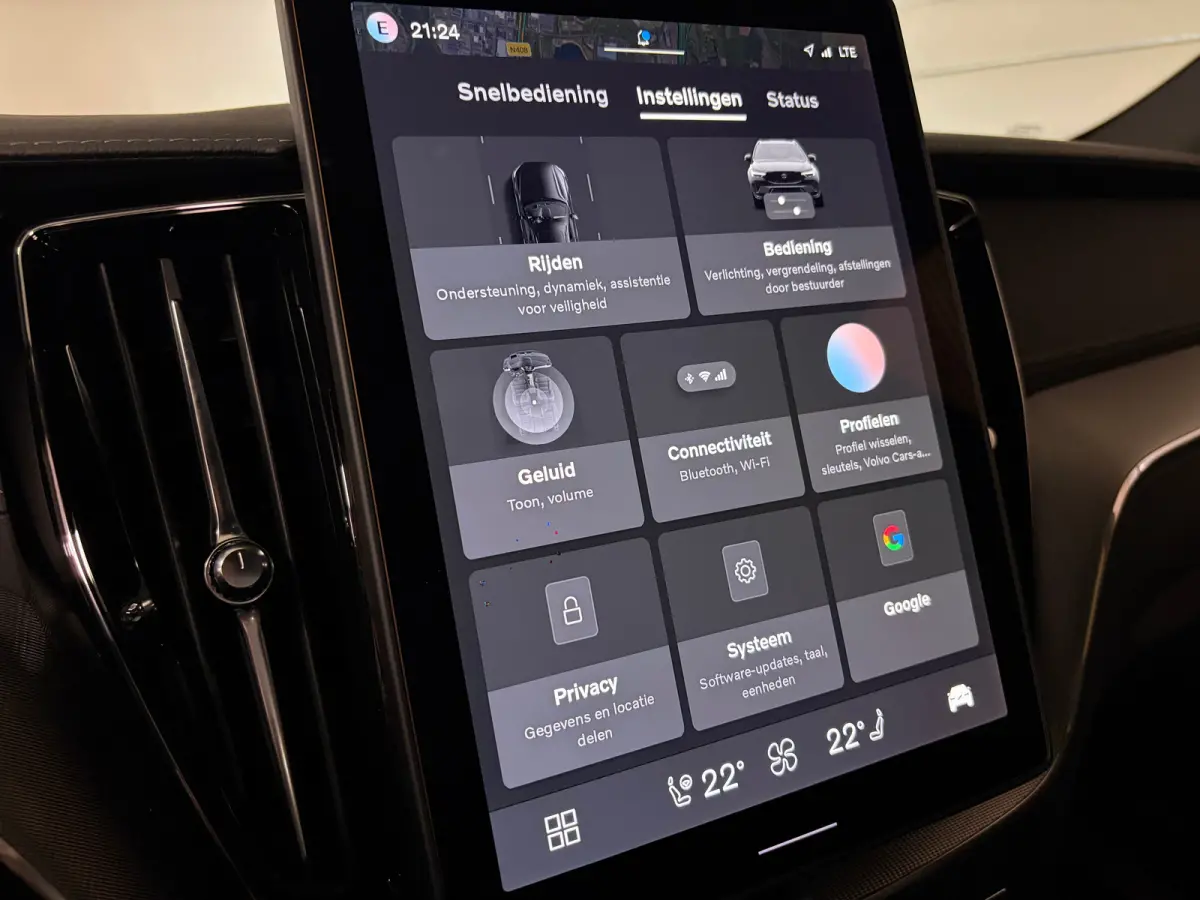 T6 AWD Recharge Ultra Black Edition | Luchtvering | 360° Camera | Head-Up Display | Harman Kardon | Schuifdak | Adaptieve Cruise Control | Stoelverwarming voor+achter | Stuurwielverwarming 