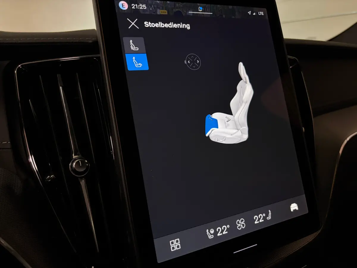 T6 AWD Recharge Ultra Black Edition | Luchtvering | 360° Camera | Head-Up Display | Harman Kardon | Schuifdak | Adaptieve Cruise Control | Stoelverwarming voor+achter | Stuurwielverwarming 