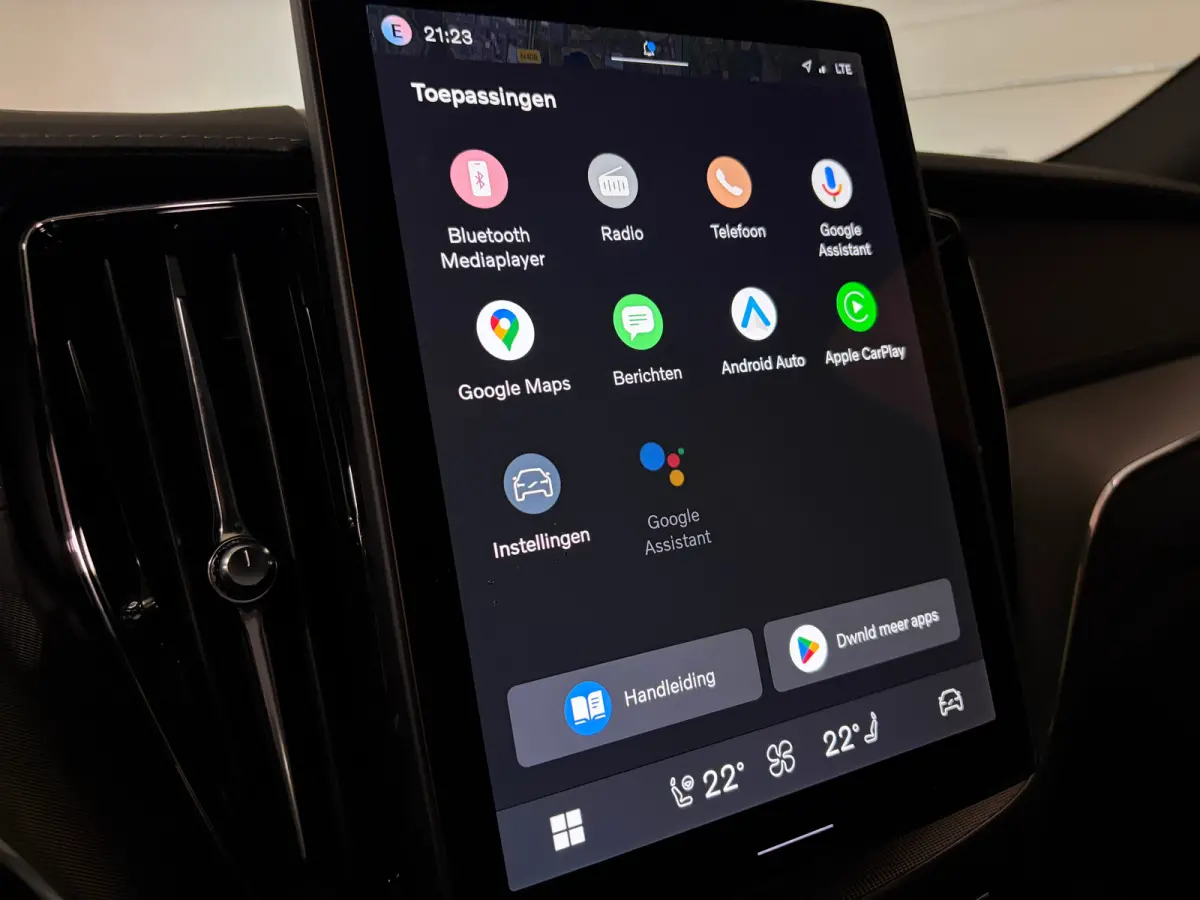 T6 AWD Recharge Ultra Black Edition | Luchtvering | 360° Camera | Head-Up Display | Harman Kardon | Schuifdak | Adaptieve Cruise Control | Stoelverwarming voor+achter | Stuurwielverwarming 