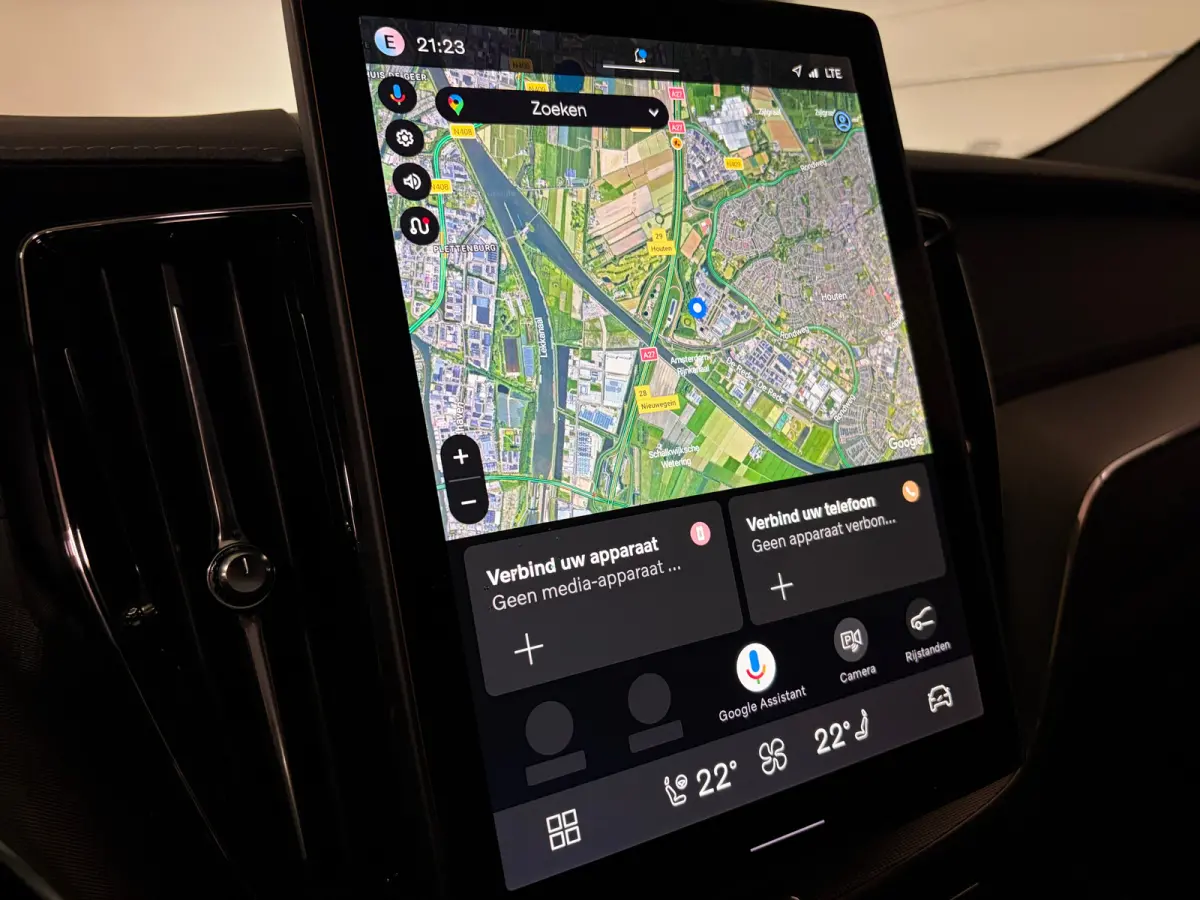 T6 AWD Recharge Ultra Black Edition | Luchtvering | 360° Camera | Head-Up Display | Harman Kardon | Schuifdak | Adaptieve Cruise Control | Stoelverwarming voor+achter | Stuurwielverwarming 