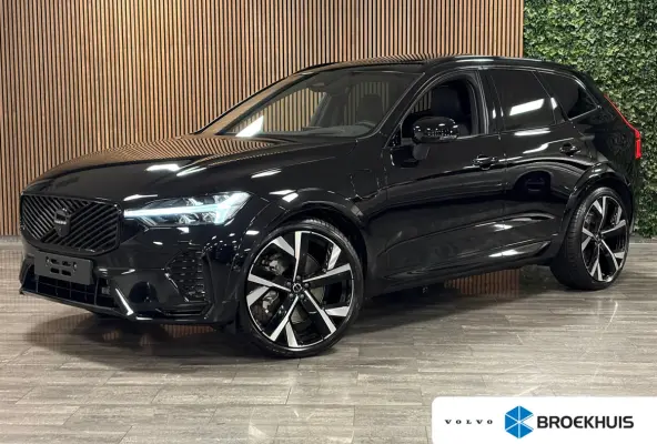 T6 AWD Recharge Ultra Black Edition | Luchtvering | 360° Camera | Head-Up Display | Harman Kardon | Schuifdak | Adaptieve Cruise Control | Stoelverwarming voor+achter | Stuurwielverwarming 