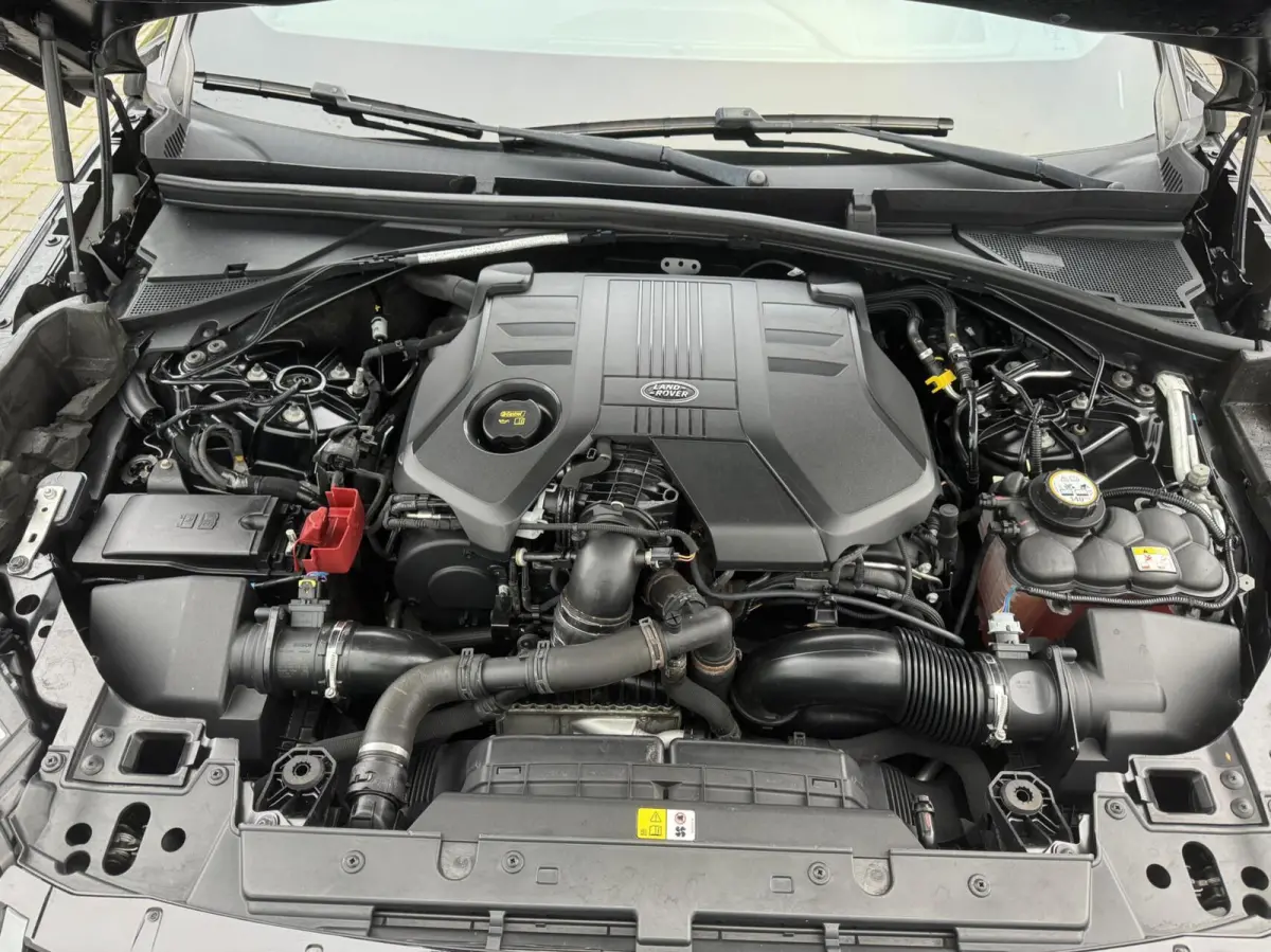 LET OP 3.0 V6 AWD R-Dynamic HSE