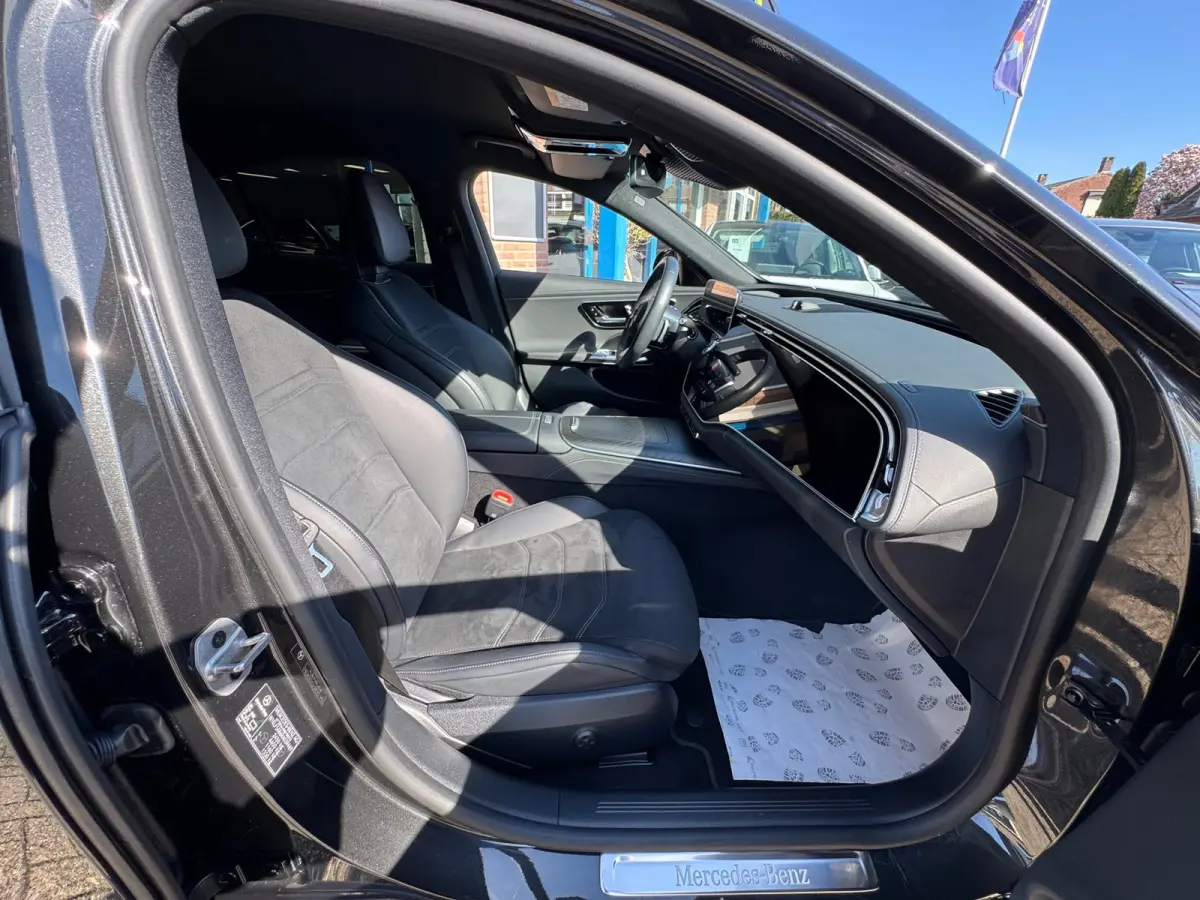 200 AMG Line Hyperscreen 360 Camera 21 inch