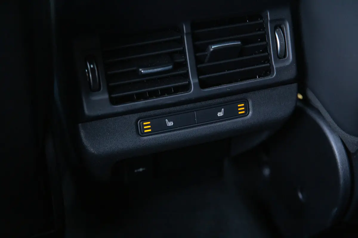1.5 P300e AWD R-Dynamic HSE Autobiography , SoH 97%, Pano, Meridian, Stoelventilatie, HUD, Alcantara Hemel