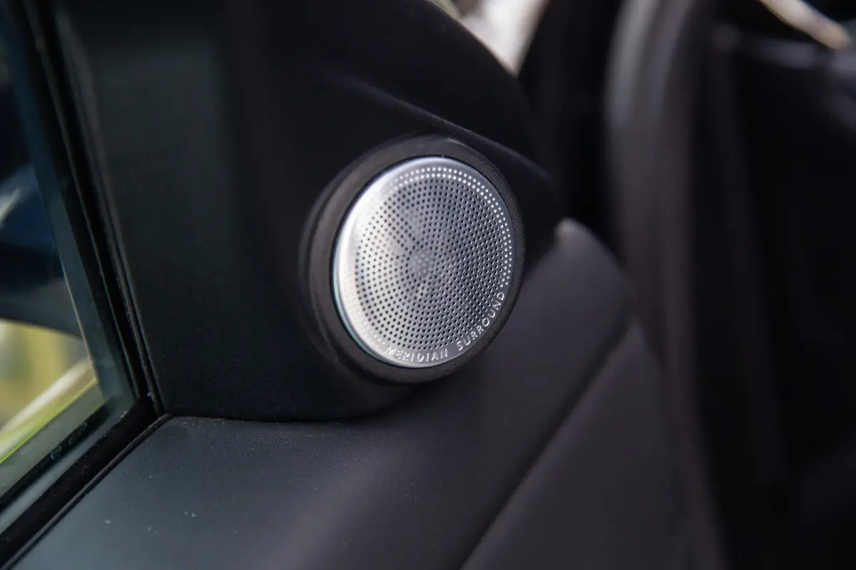 1.5 P300e AWD R-Dynamic HSE Autobiography , SoH 97%, Pano, Meridian, Stoelventilatie, HUD, Alcantara Hemel