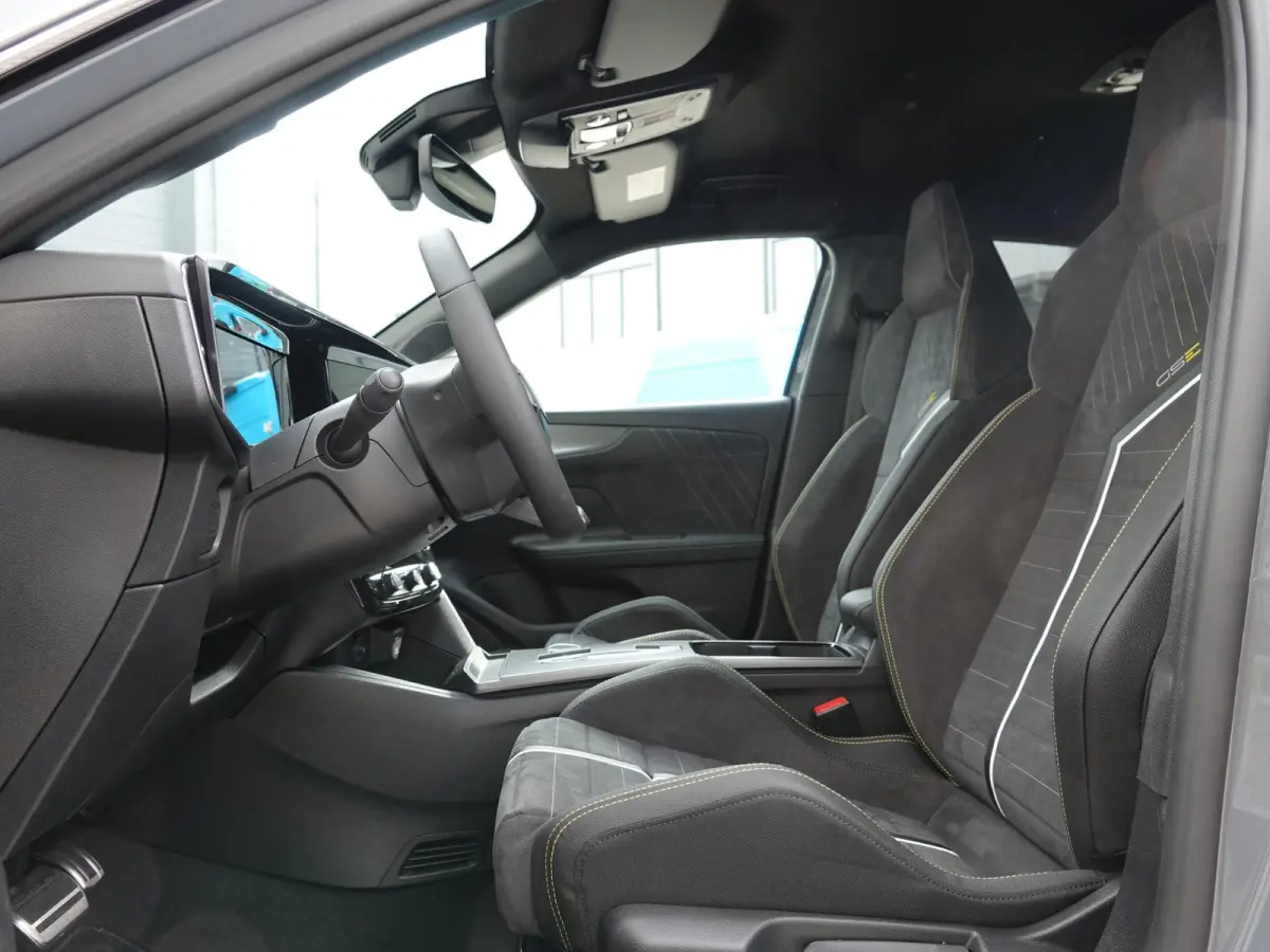 GSE 54 kWh Alcantara / Leder interieur