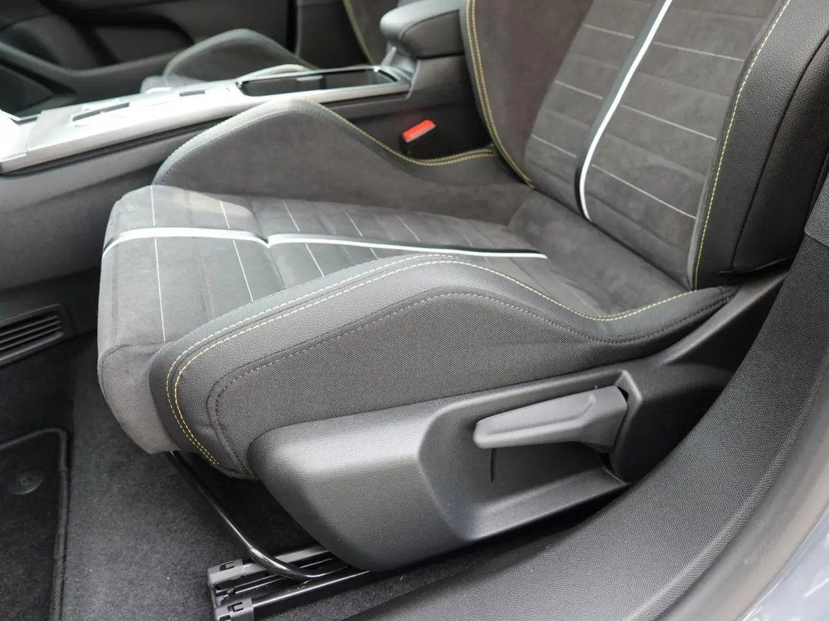 GSE 54 kWh Alcantara / Leder interieur