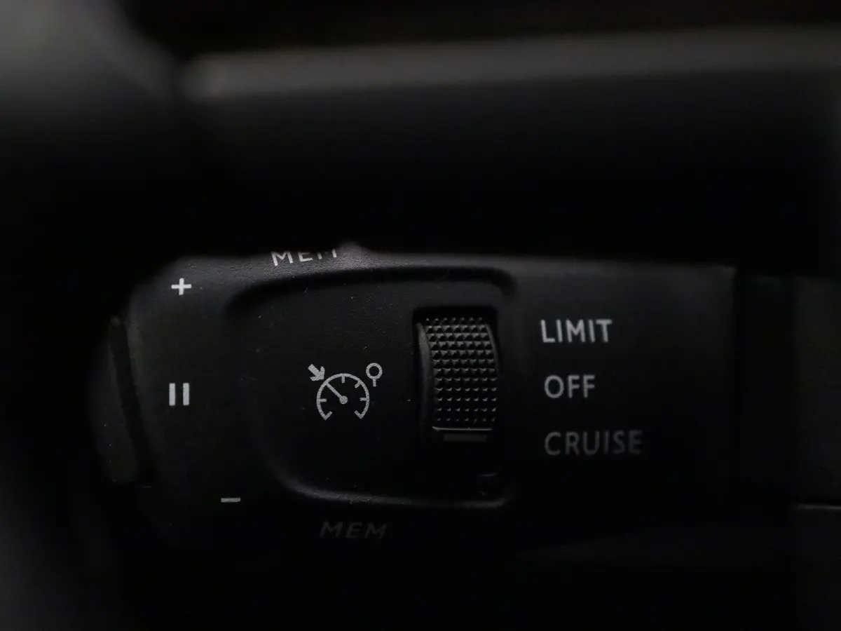 1.2 PureTech Bastille AUTOMAAT | Virtual | Achteruitrijcamera | Cruise Control | Climate control |