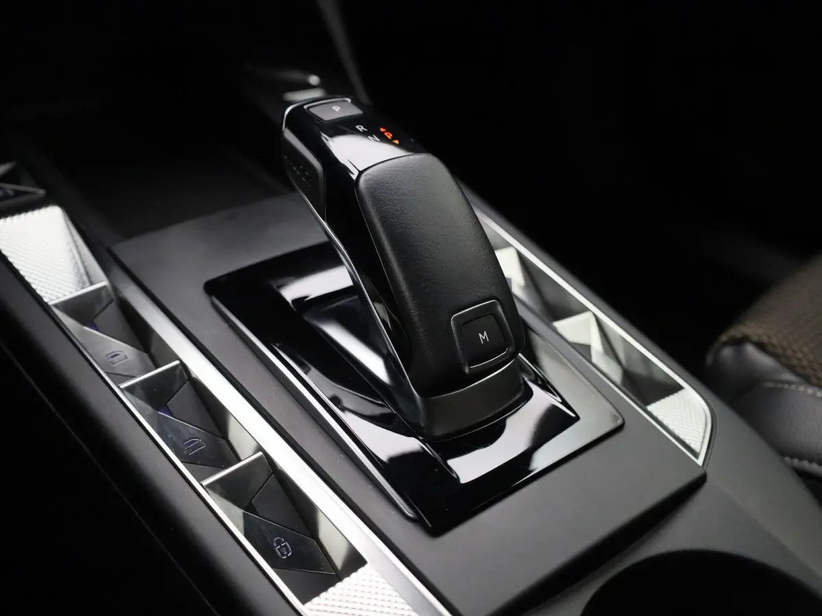 1.2 PureTech Bastille AUTOMAAT | Virtual | Achteruitrijcamera | Cruise Control | Climate control |