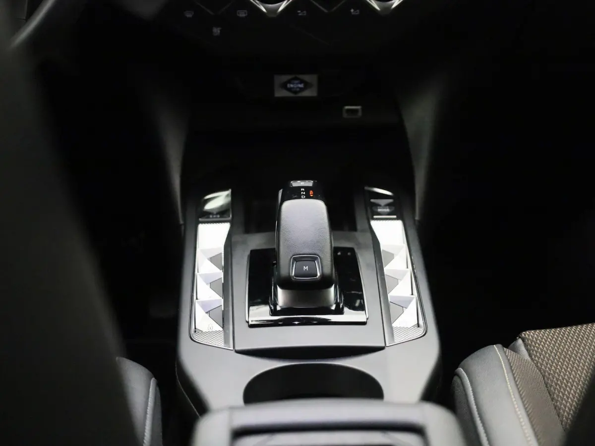 1.2 PureTech Bastille AUTOMAAT | Virtual | Achteruitrijcamera | Cruise Control | Climate control |