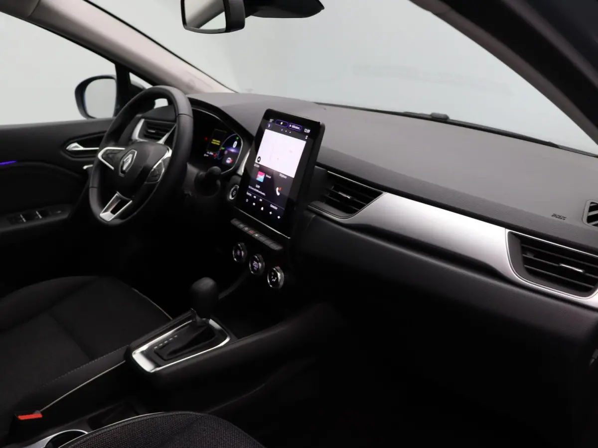 E-Tech Hybrid 145 Techno | Navigatie | Achteruitrijcamera | Parkeersensoren voor en achter | Climate control |