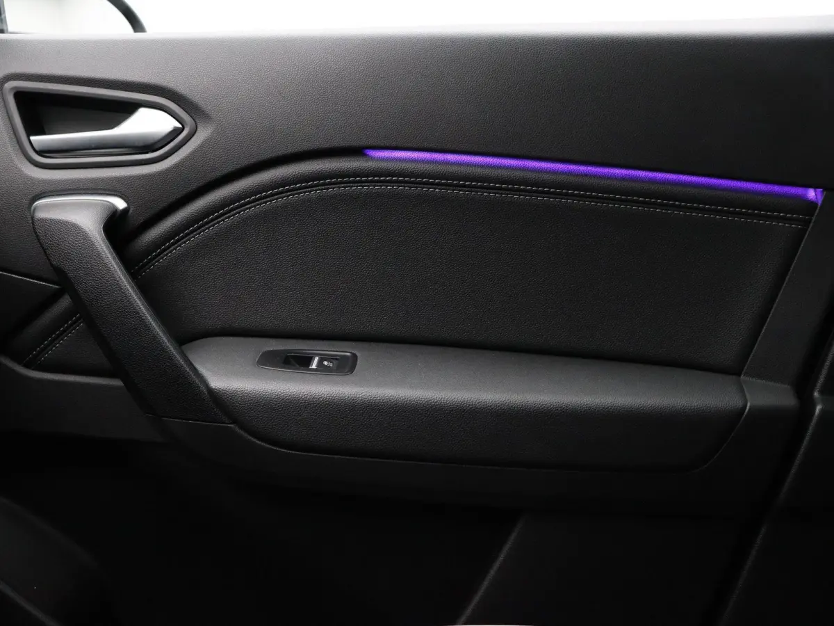 E-Tech Hybrid 145 Techno | Navigatie | Achteruitrijcamera | Parkeersensoren voor en achter | Climate control |