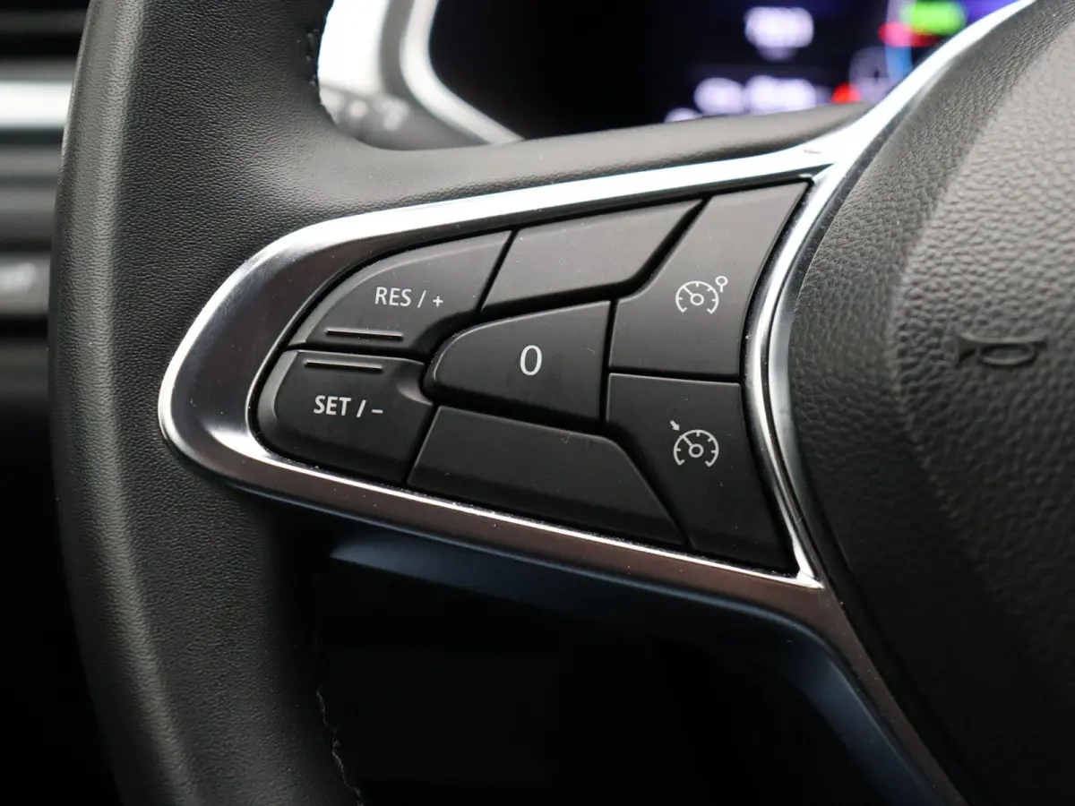 E-Tech Hybrid 145 Techno | Navigatie | Achteruitrijcamera | Parkeersensoren voor en achter | Climate control |