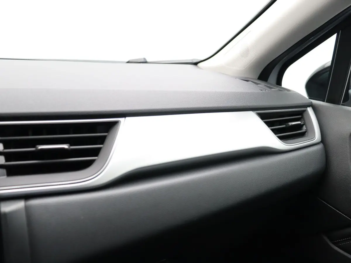 E-Tech Hybrid 145 Techno | Navigatie | Achteruitrijcamera | Parkeersensoren voor en achter | Climate control |