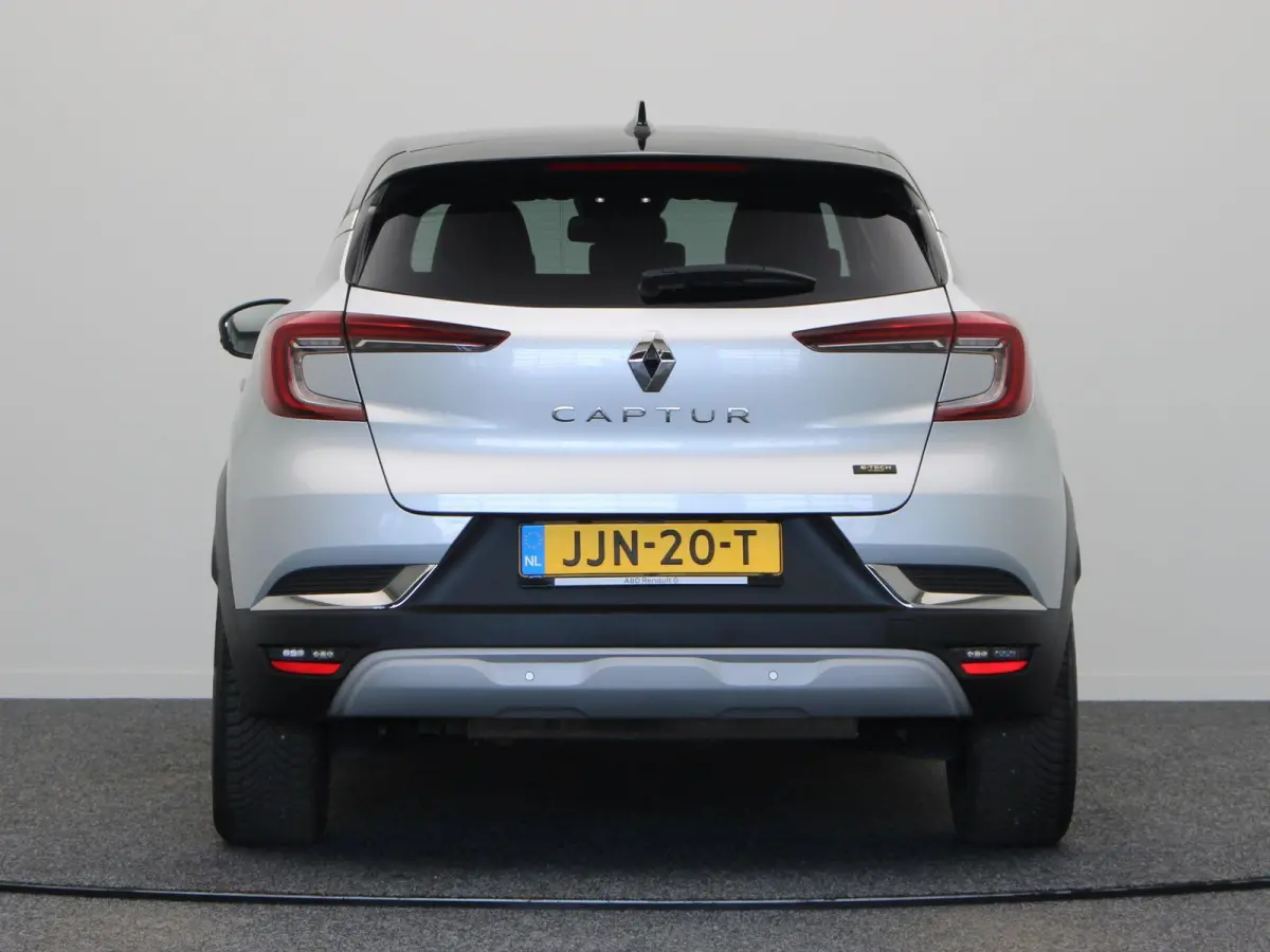 E-Tech Hybrid 145 Techno | Navigatie | Achteruitrijcamera | Parkeersensoren voor en achter | Climate control |