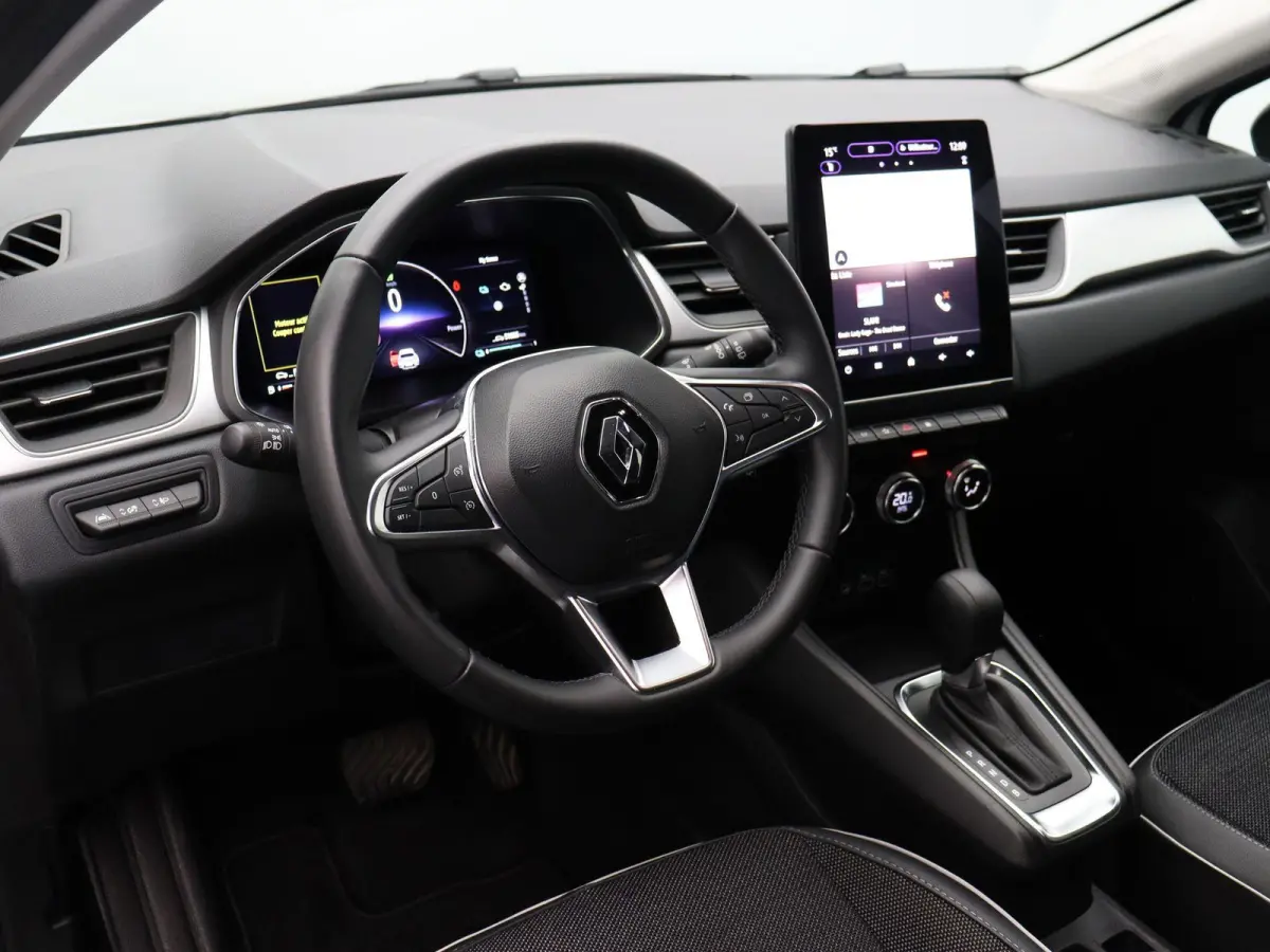 E-Tech Hybrid 145 Techno | Navigatie | Achteruitrijcamera | Parkeersensoren voor en achter | Climate control |