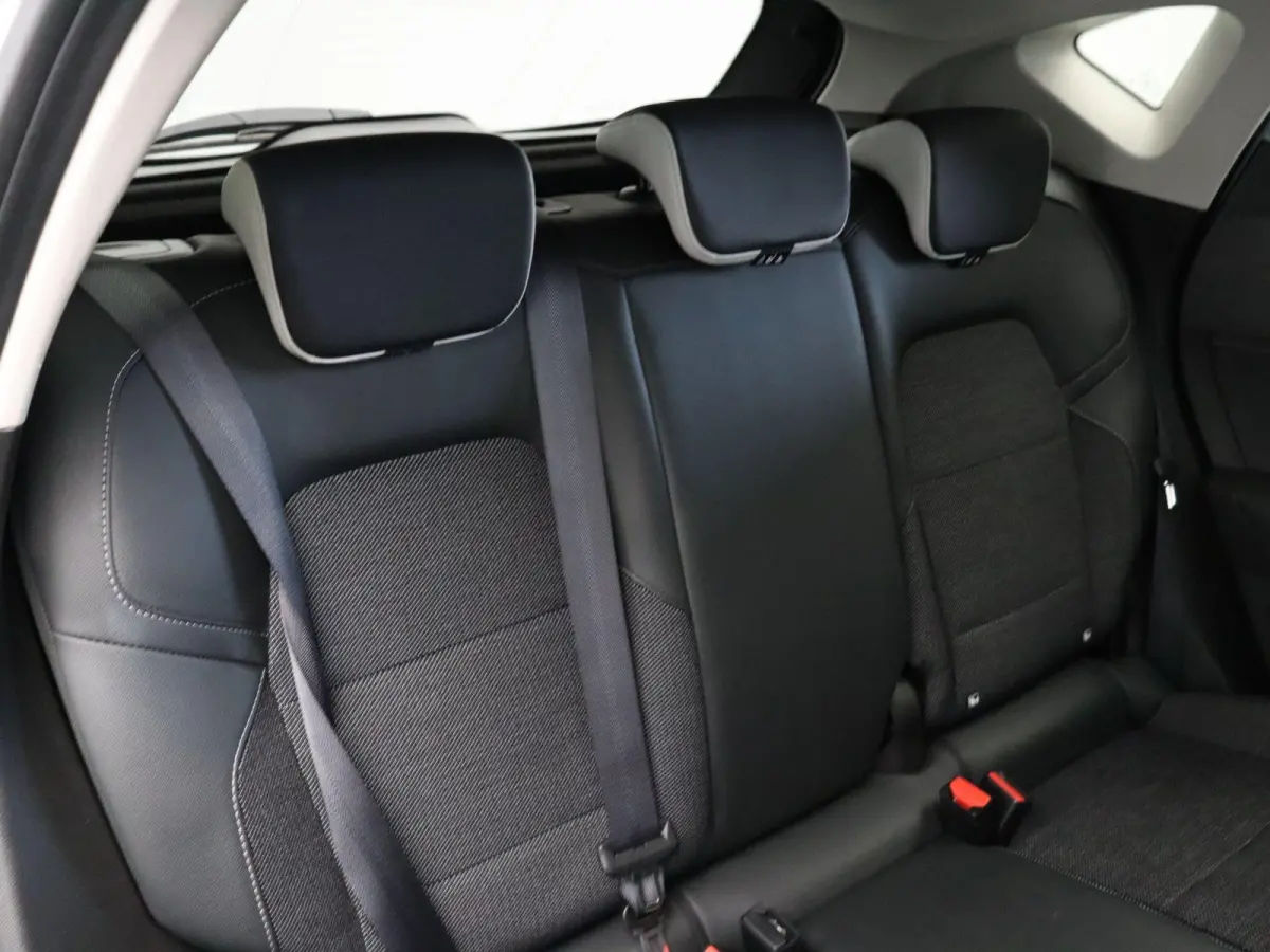 E-Tech Hybrid 145 Techno | Navigatie | Achteruitrijcamera | Parkeersensoren voor en achter | Climate control |