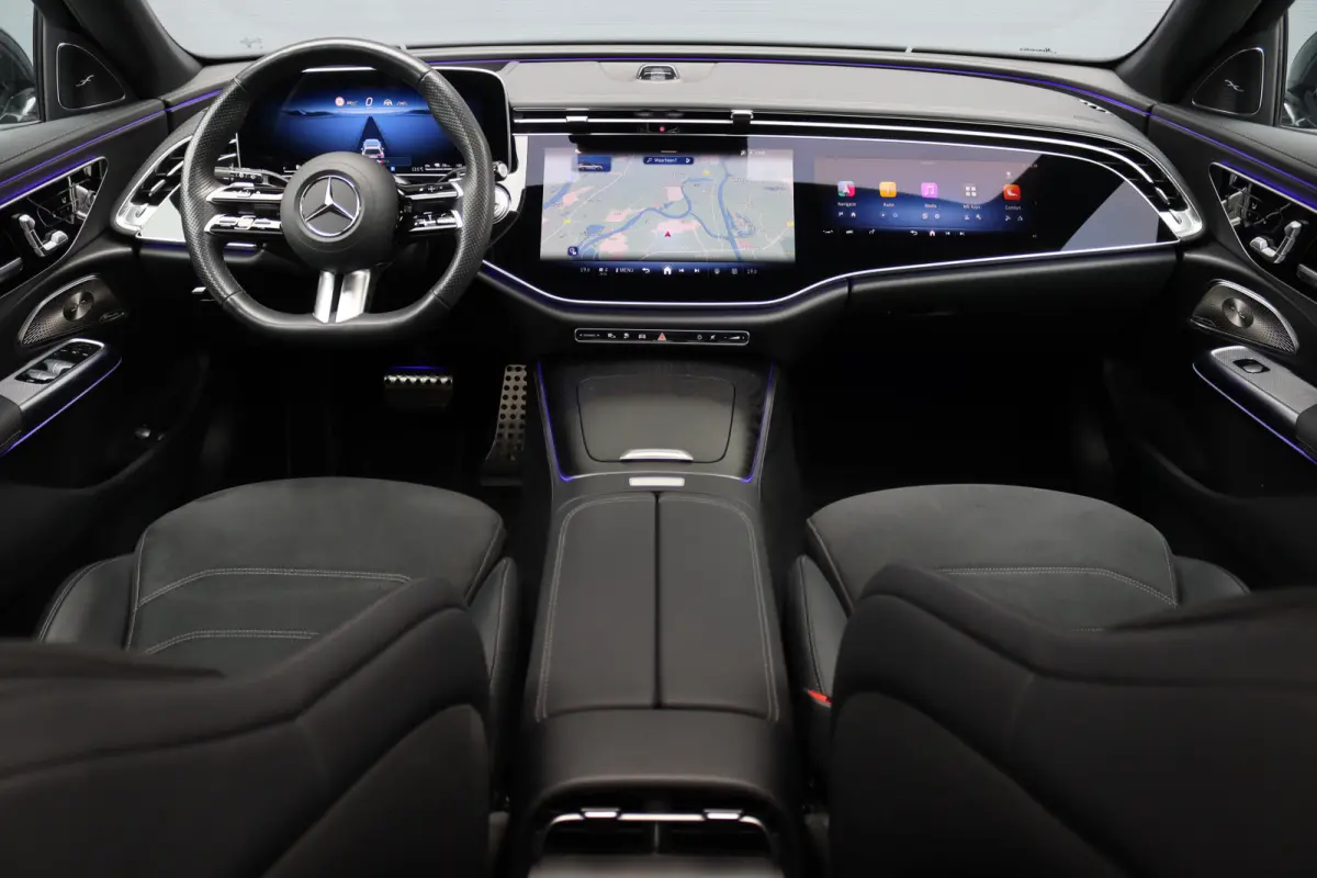 300 e AMG Line | Hyperscreen | Luchtvering | Distronic+ | Trekhaak | Burmester | HUD | Verwarmd Stuurwiel | Panoramadak | Digital Light | Achterbank Verwarmd |