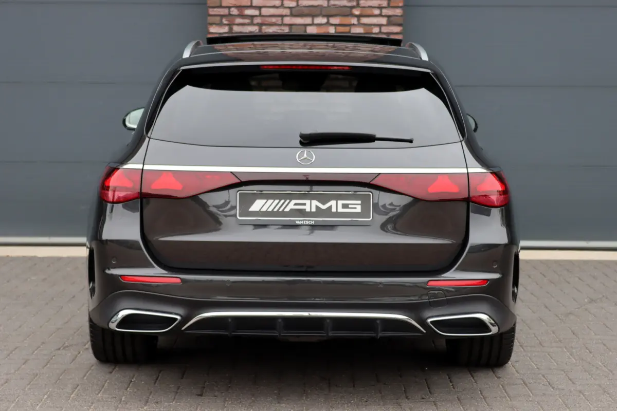 300 e AMG Line | Hyperscreen | Luchtvering | Distronic+ | Trekhaak | Burmester | HUD | Verwarmd Stuurwiel | Panoramadak | Digital Light | Achterbank Verwarmd |