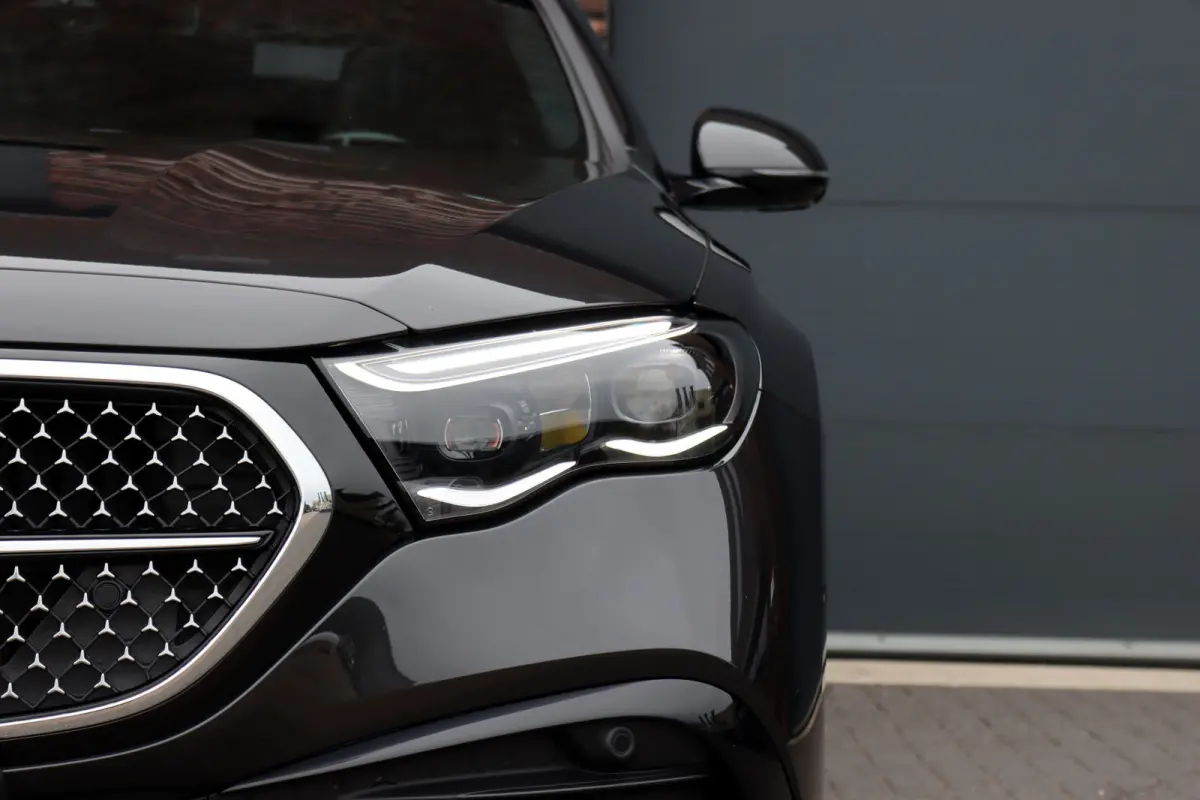300 e AMG Line | Hyperscreen | Luchtvering | Distronic+ | Trekhaak | Burmester | HUD | Verwarmd Stuurwiel | Panoramadak | Digital Light | Achterbank Verwarmd |