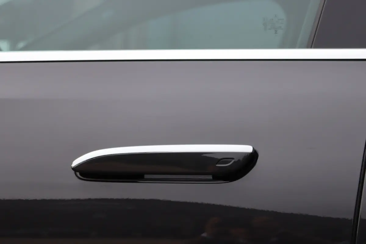 300 e AMG Line | Hyperscreen | Luchtvering | Distronic+ | Trekhaak | Burmester | HUD | Verwarmd Stuurwiel | Panoramadak | Digital Light | Achterbank Verwarmd |