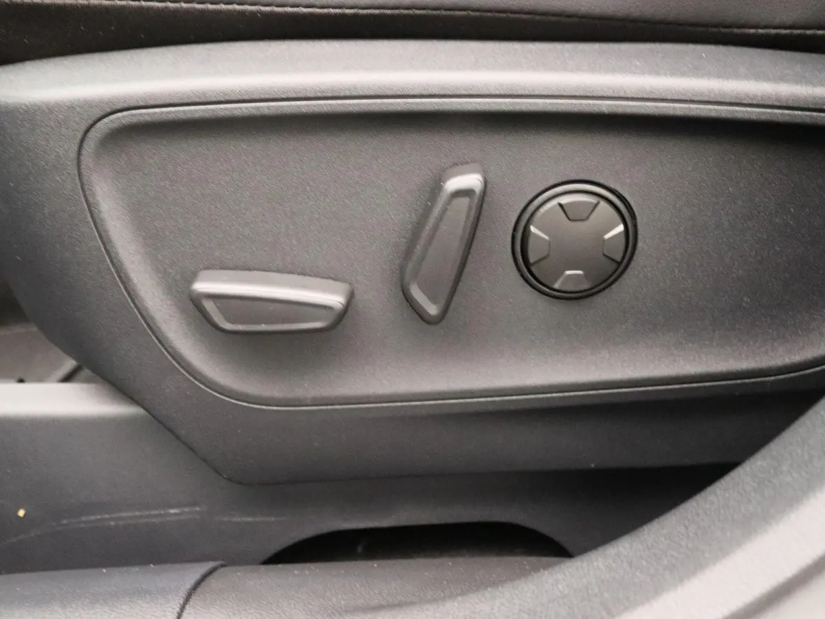 2.5 PHEV Sound Edition | UIT VOORRAAD LEVERBAAR | €6000 KORTING | Trekhaak | 700W B&O geluidsysteem |