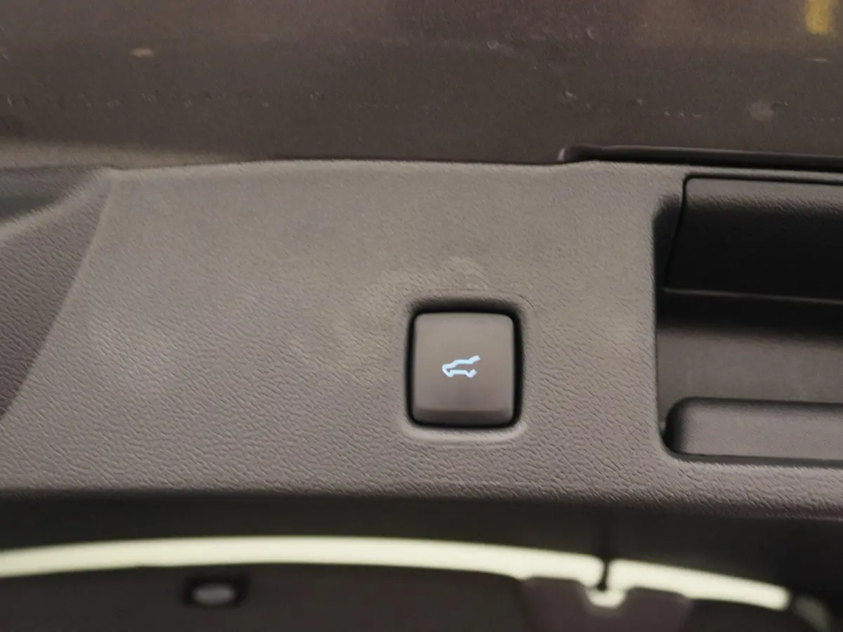 2.5 PHEV Sound Edition | UIT VOORRAAD LEVERBAAR | €6000 KORTING | Trekhaak | 700W B&O geluidsysteem |