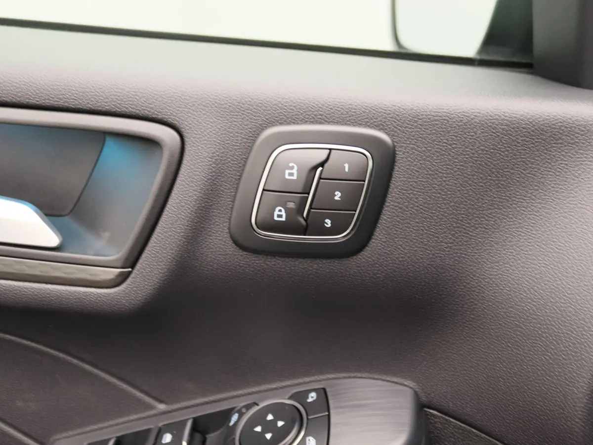2.5 PHEV Sound Edition | UIT VOORRAAD LEVERBAAR | €6000 KORTING | Trekhaak | 700W B&O geluidsysteem |
