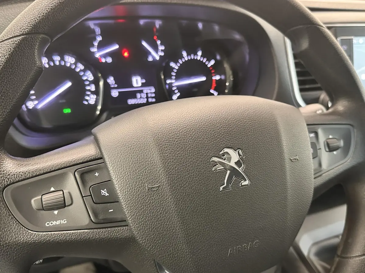 2.0HDI 145PK Long Asphalt Dubbele Cabine Airco Cruise Control Navi Trekhaak Imperiaal Carplay 6 Persoons Trekhaak