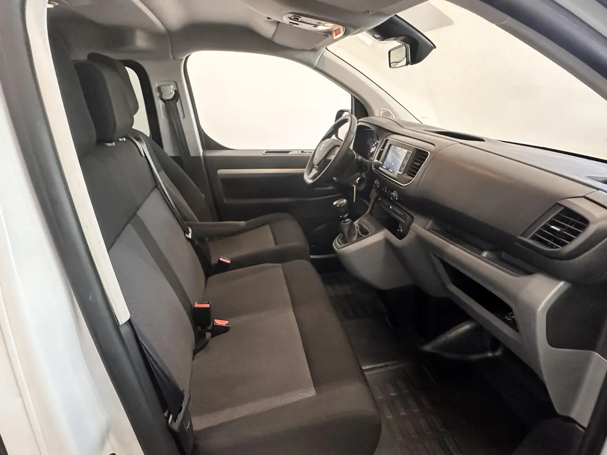 2.0HDI 145PK Long Asphalt Dubbele Cabine Airco Cruise Control Navi Trekhaak Imperiaal Carplay 6 Persoons Trekhaak