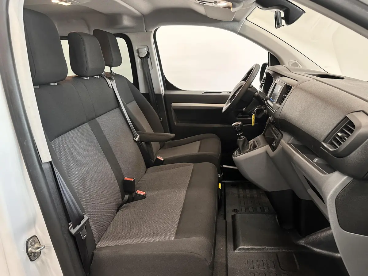 2.0HDI 145PK Long Asphalt Dubbele Cabine Airco Cruise Control Navi Trekhaak Imperiaal Carplay 6 Persoons Trekhaak